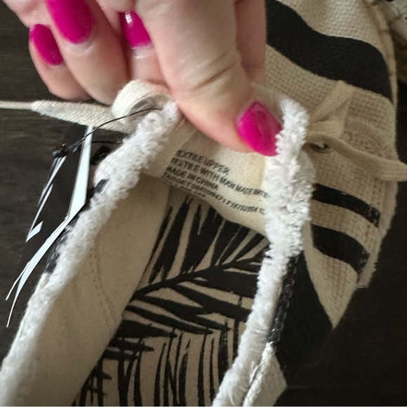 DV by Dolce Vita || Roxie espadrille sneakers in ivory - Picture 6 of 8